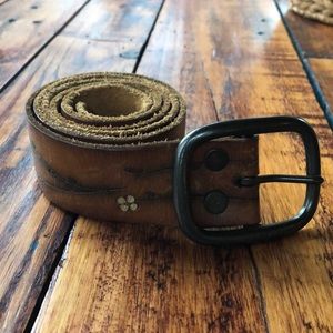 GAP Leather floral embossed belt Large EUC